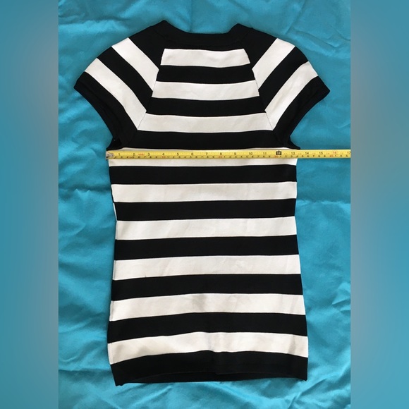 EUC WHBM beautiful black/white stripped fitted bodycon cap sleeve top. - Picture 10 of 11